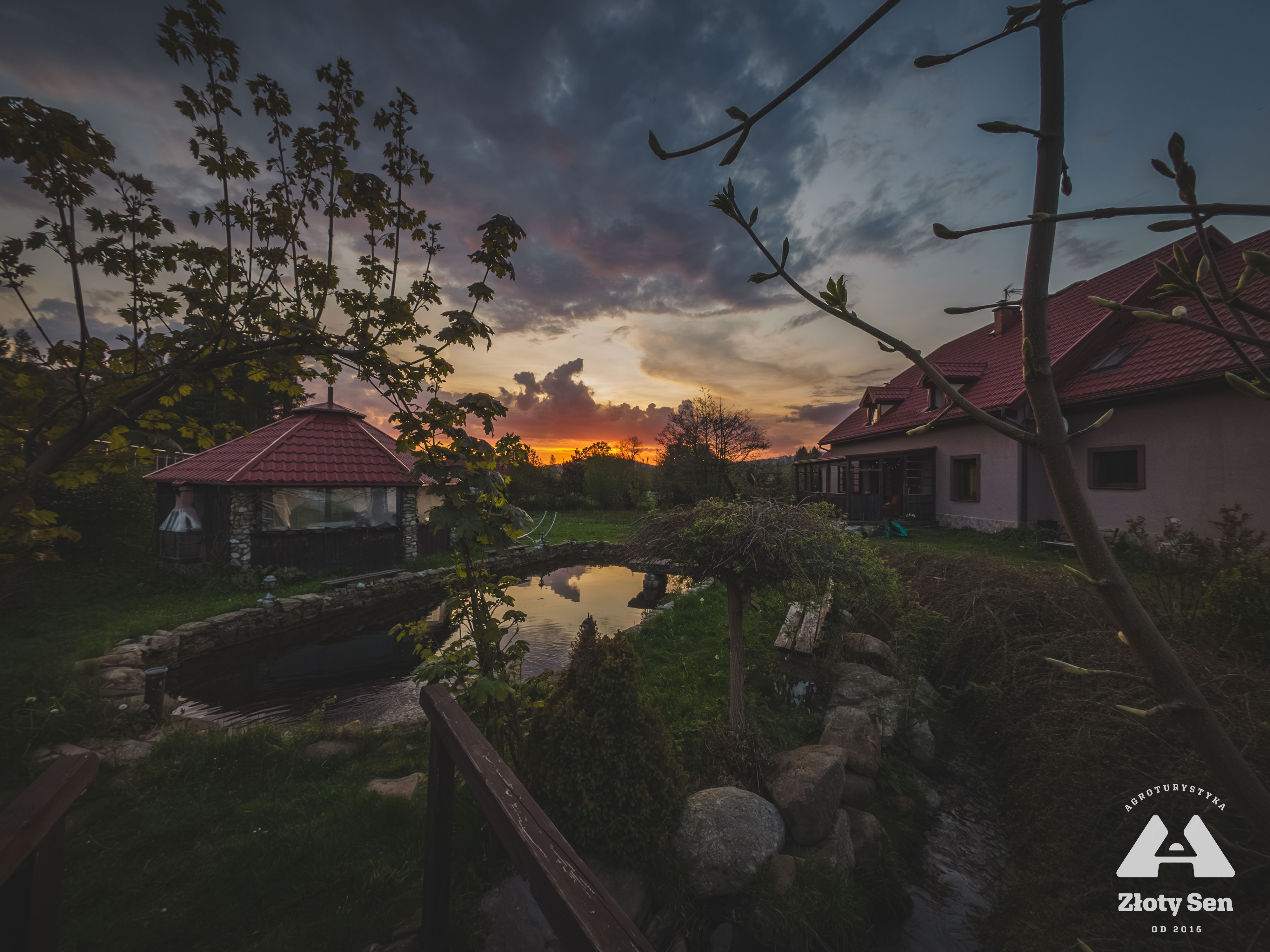 Złoty Sen - Klimatyczny zachód słońca Złoty Sen - Klimatyczny zachód słońca